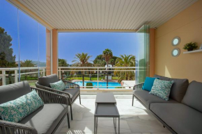 Las Palmeras Beach with Community Pool